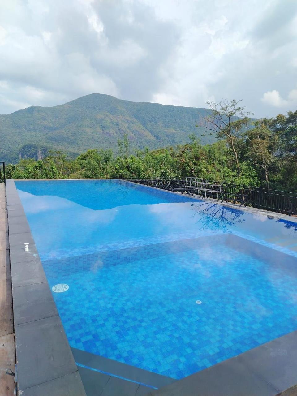 Crystal Riverston Deck มาตาเล ภายนอก รูปภาพ